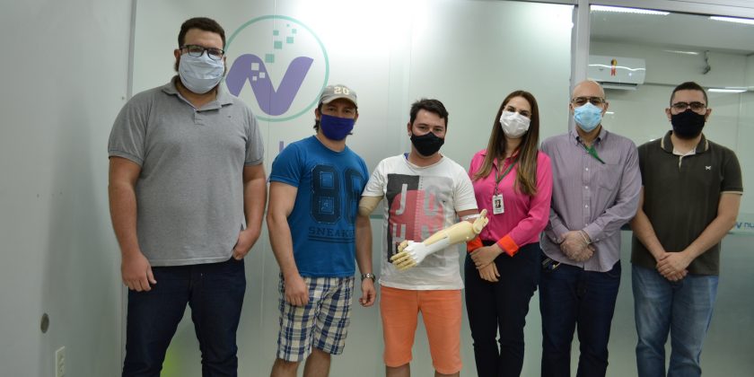 Laboratório 3D do Nutes desenvolve prótese de membro superior para recuperação de biamputado